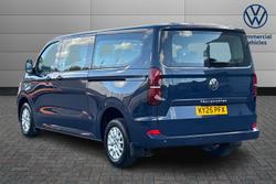 VOLKSWAGEN Transporter Shuttle Photo 3