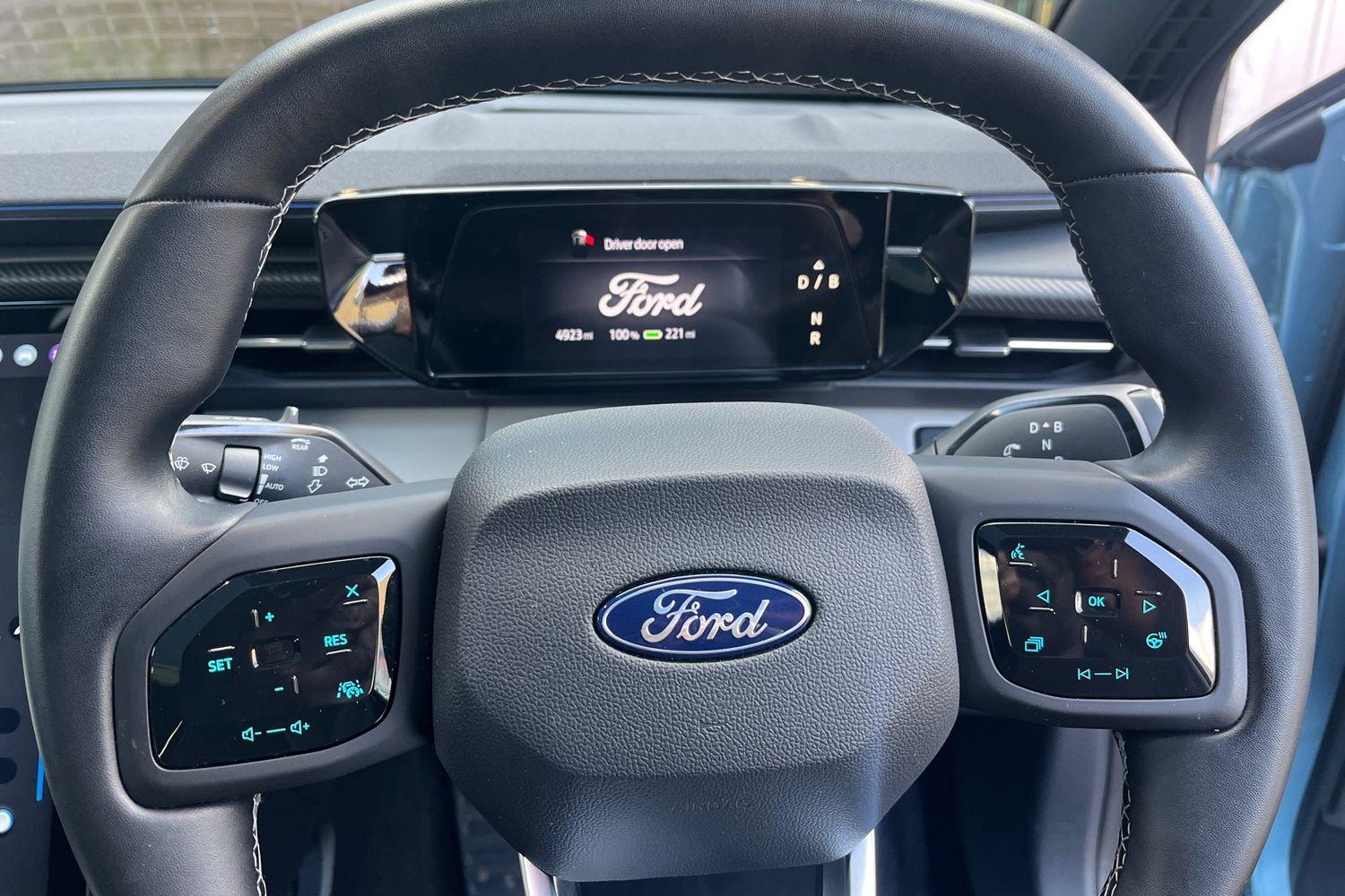 Ford Explorer Photo 11