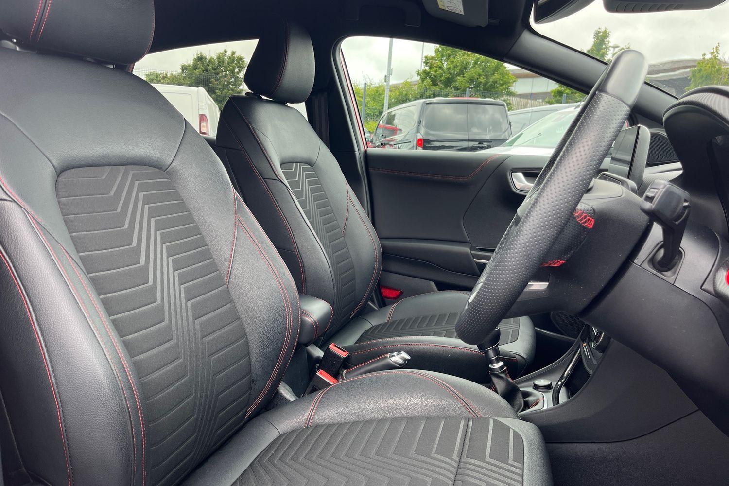 Ford PUMA Photo 16