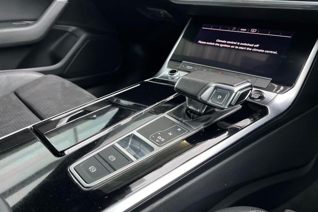 AUDI A6 Saloon Photo 23