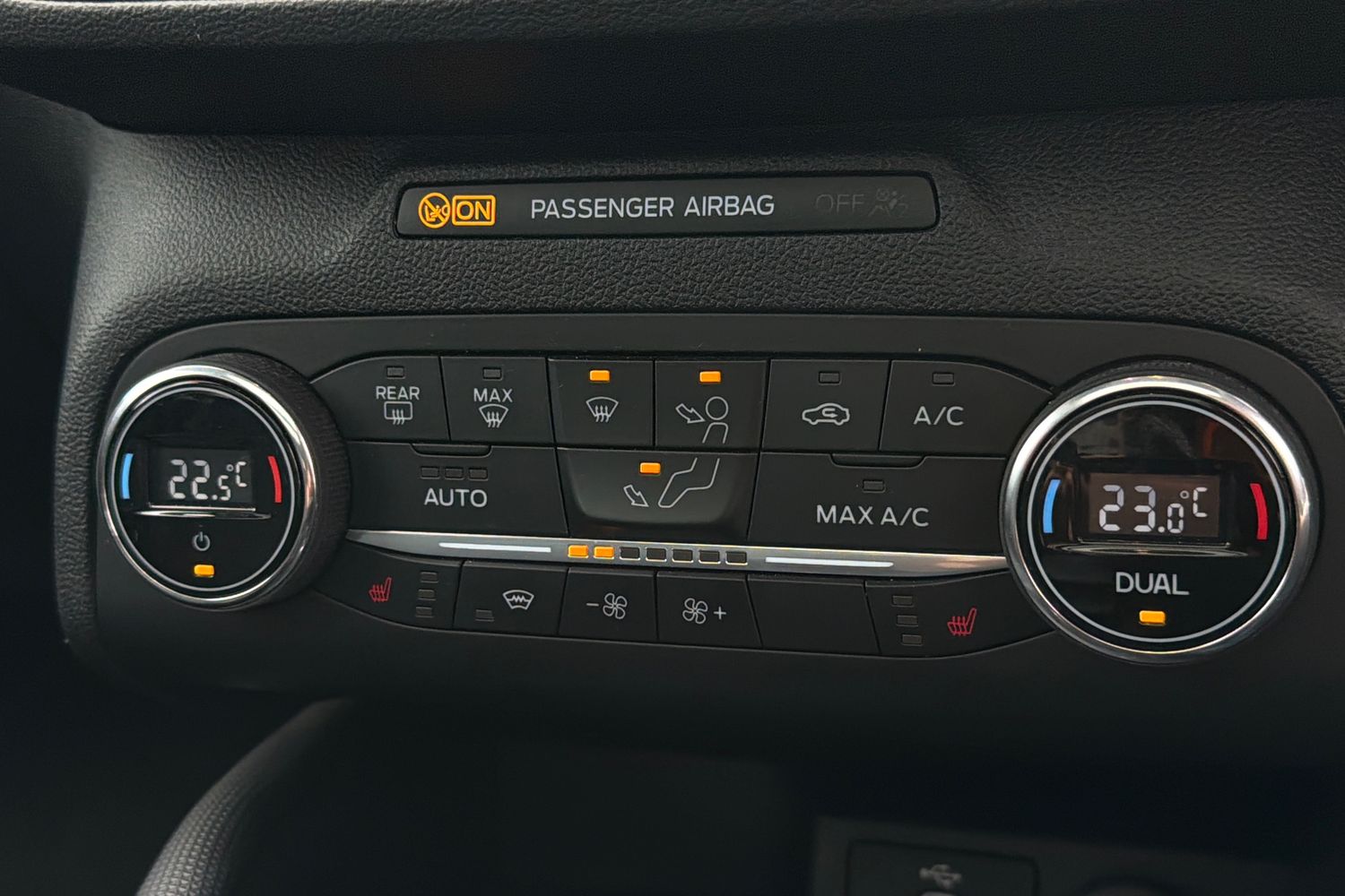 Ford FOCUS Photo 31