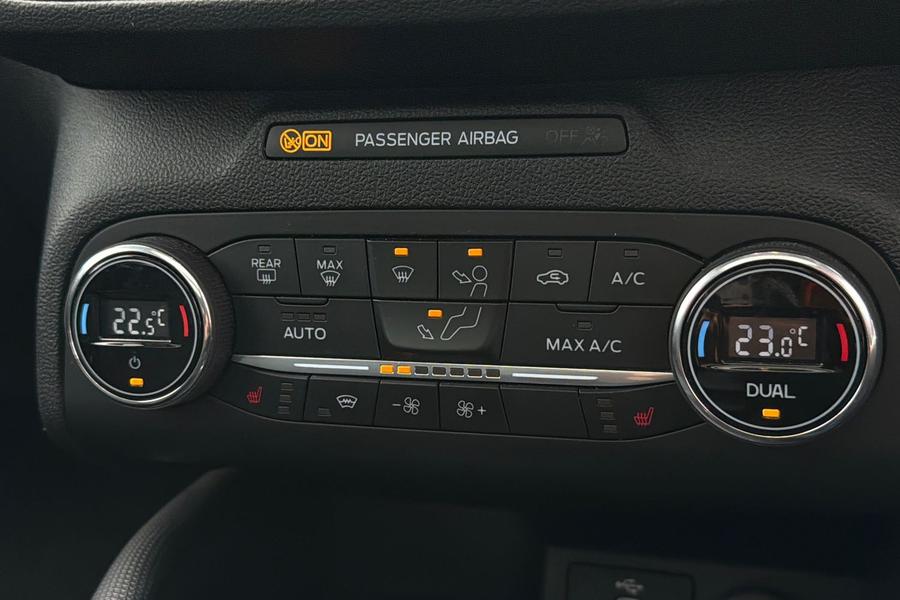 Ford FOCUS Photo autoimg-d4fc9cb1b4f685bb5d055df506752e89b576d116.jpg