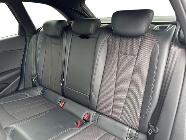 Audi A4 Photo 9