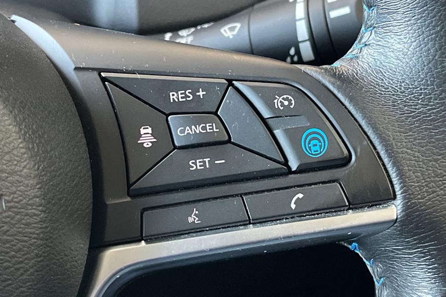 Nissan LEAF Photo autoimg-d502e106350f68cb6473c9e022cacf119fd11db8.jpg