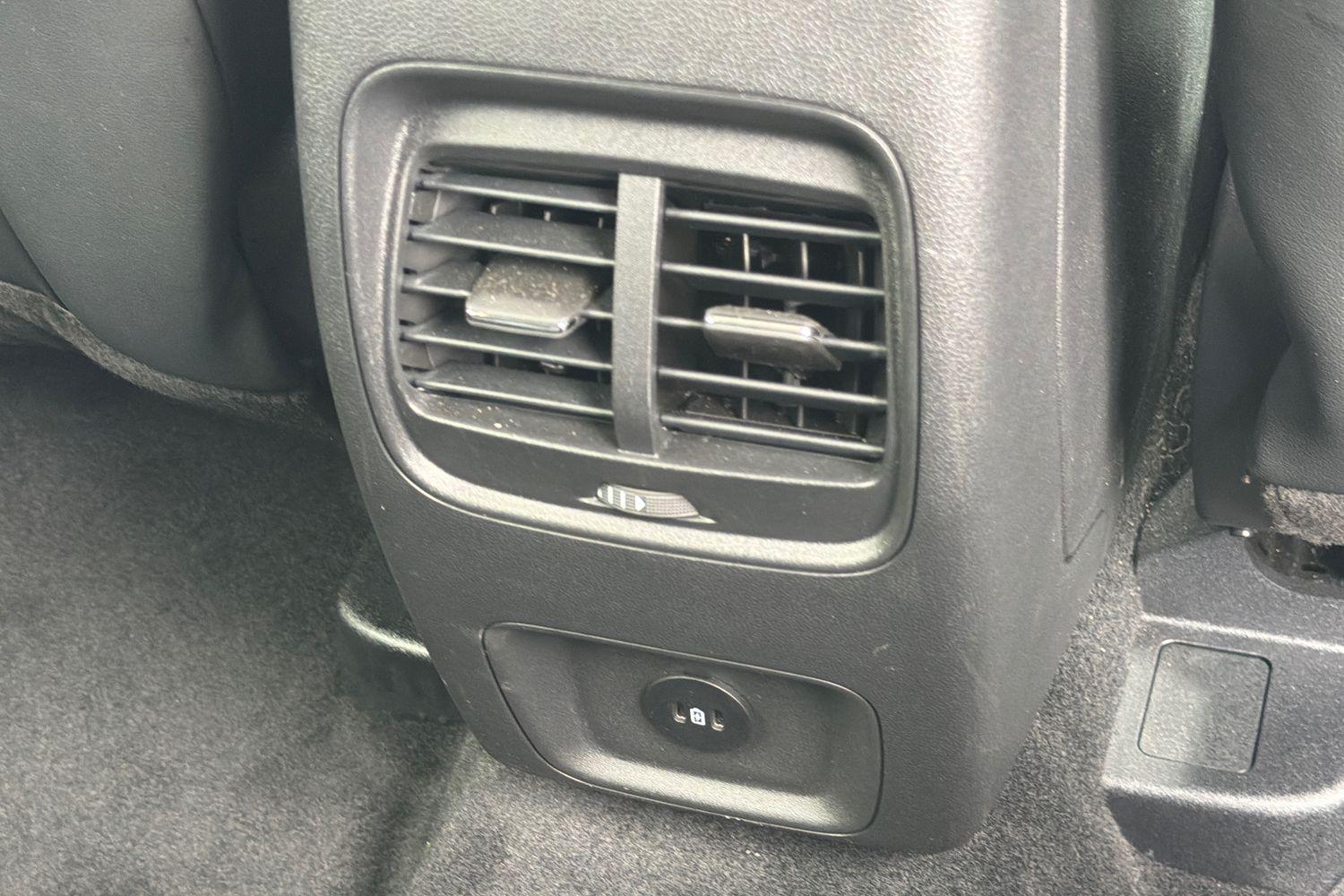 Ford KUGA Photo 25