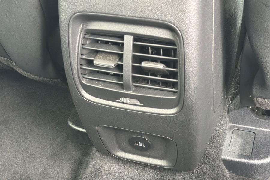 Ford KUGA Photo autoimg-d50348514351e084c6fcafb17ff78d5b26da3411.jpg