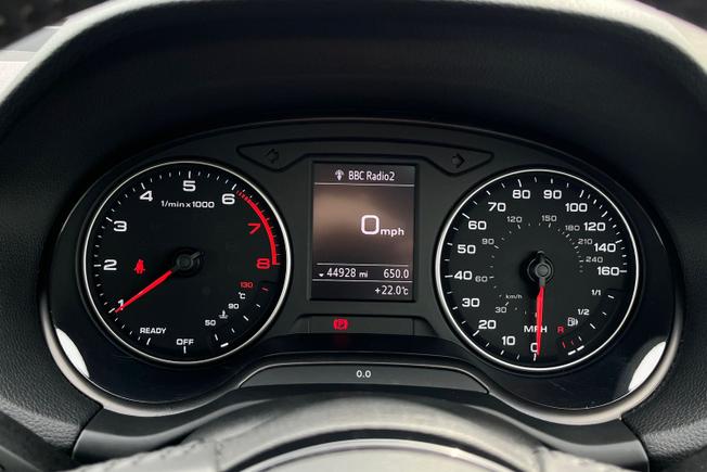 Audi Q2 Photo 15