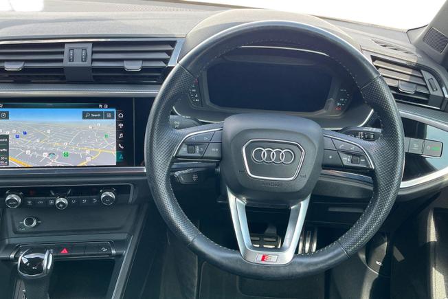 AUDI Q3 Photo 11