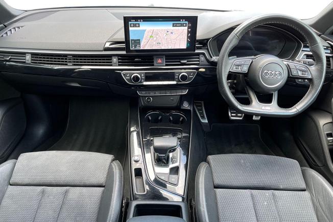 AUDI A4 Photo 10