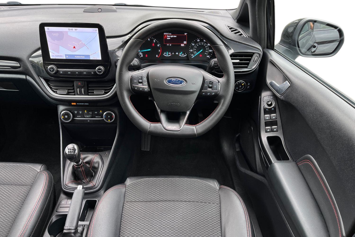Ford Fiesta Photo 10