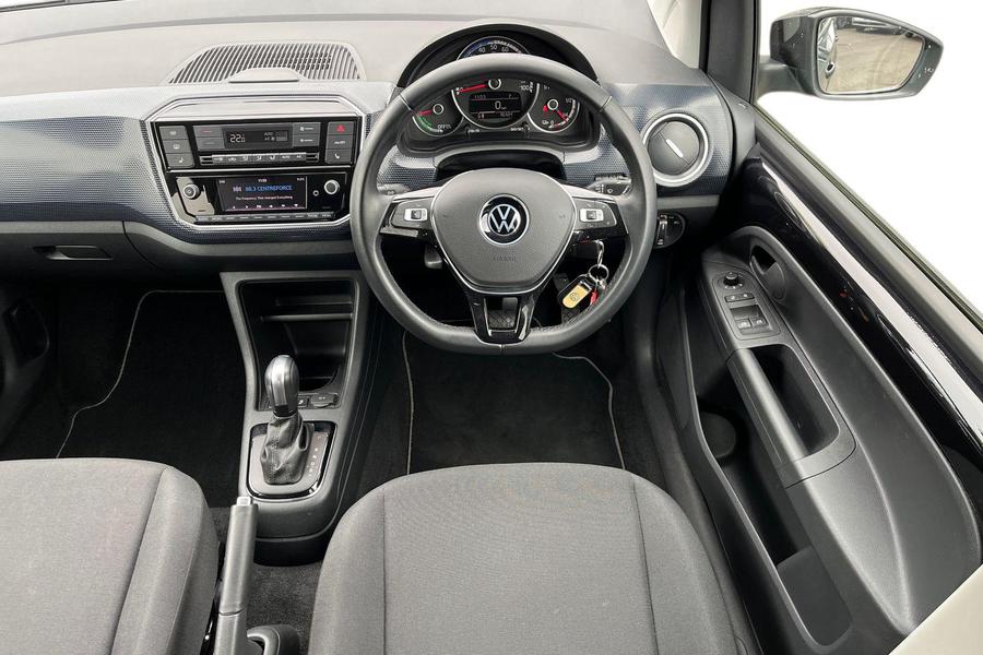 Volkswagen UP Photo autoimg-d512f5c85f0e74650abfefd513ca30d0d3e7f2bb.jpg