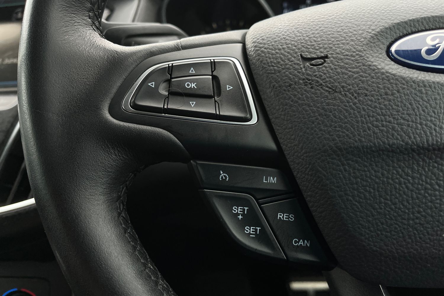 Ford FOCUS Photo 25