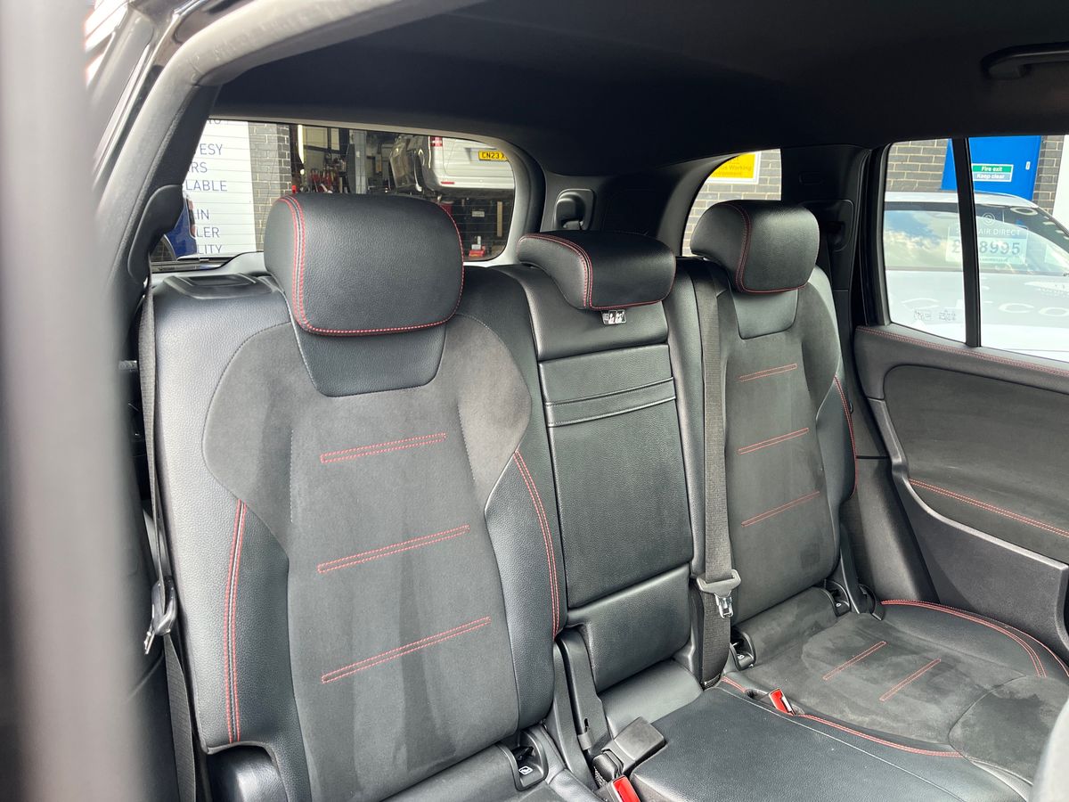 Mercedes-Benz EQB Photo 32