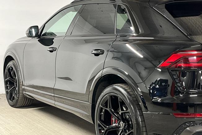 AUDI Rsq8 Photo 32