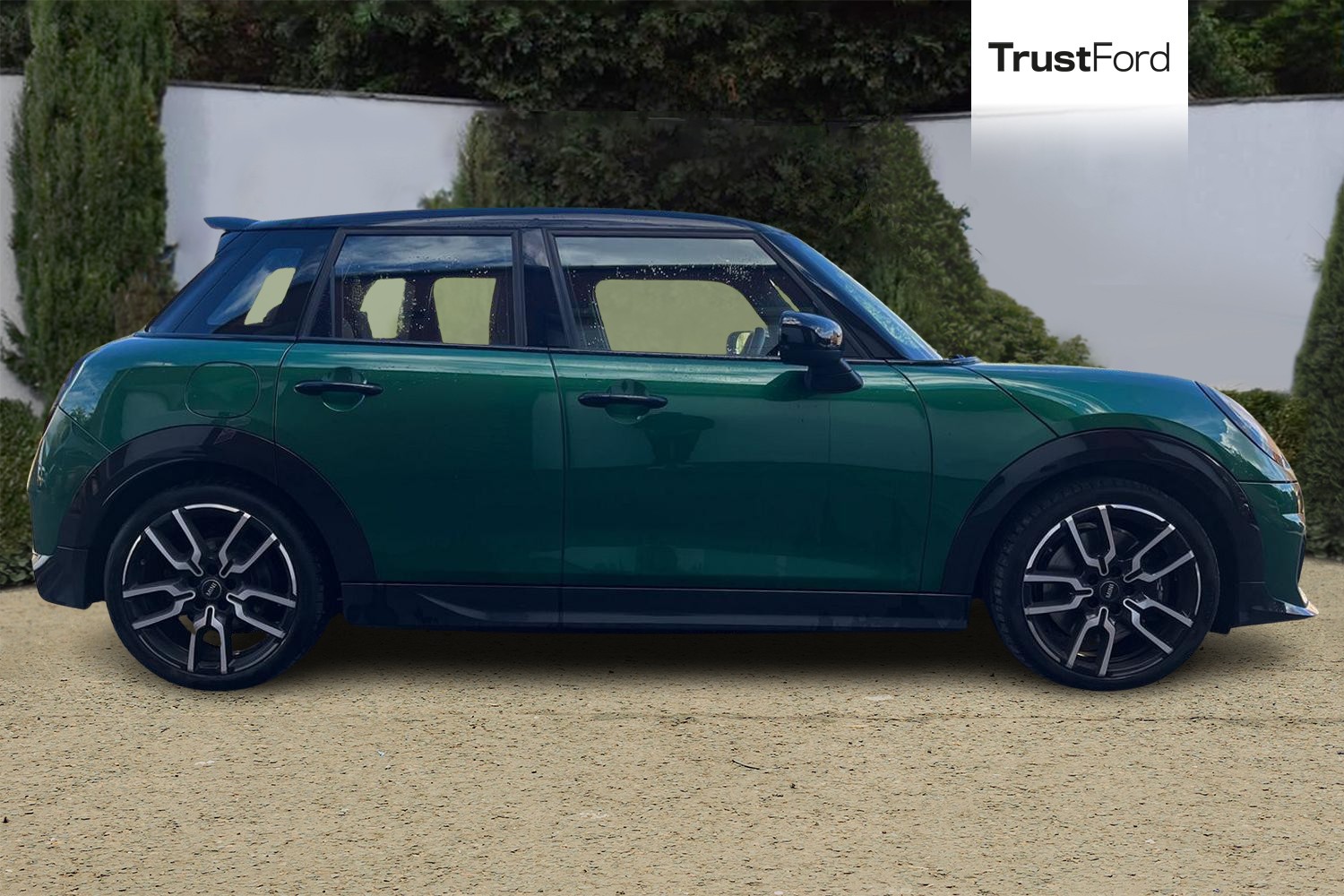 MINI Cooper Photo 2