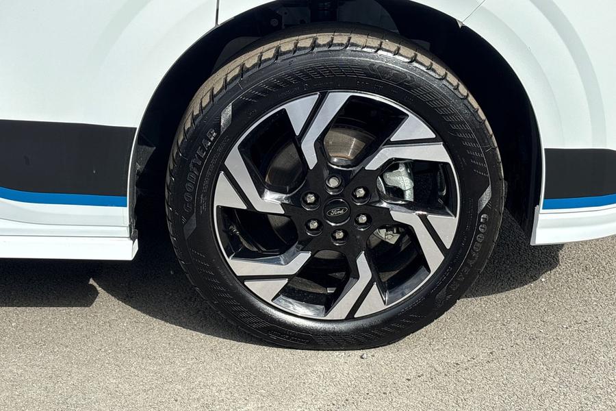 Ford TRANSIT CUSTOM Photo autoimg-d5353e8b3abb5ae2a1b38fc473fe11414a2f7ef3.jpg