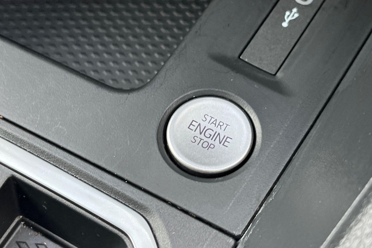 Ford TRANSIT CONNECT Photo 14