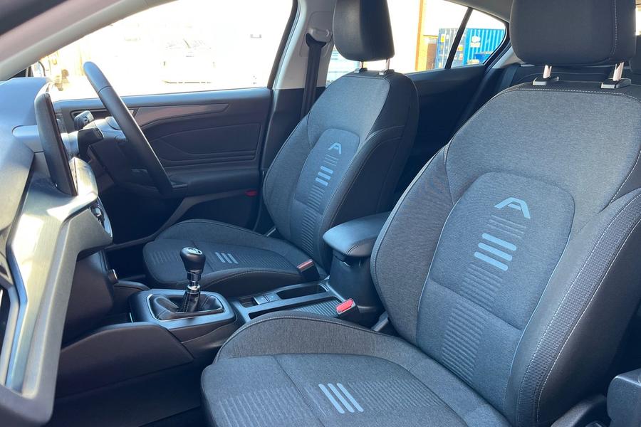 Ford Focus Photo autoimg-d536d7ddb25b04a49077756268e90494ce2988b3.jpg