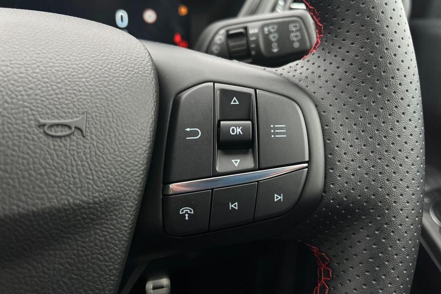 Ford KUGA Photo autoimg-d53828999281fbcc6433bfc83ed208b8b1c5ed25.jpg