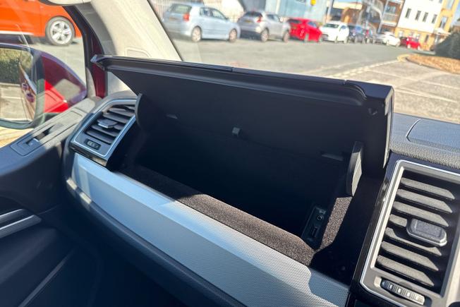 VOLKSWAGEN Caravelle Photo 26