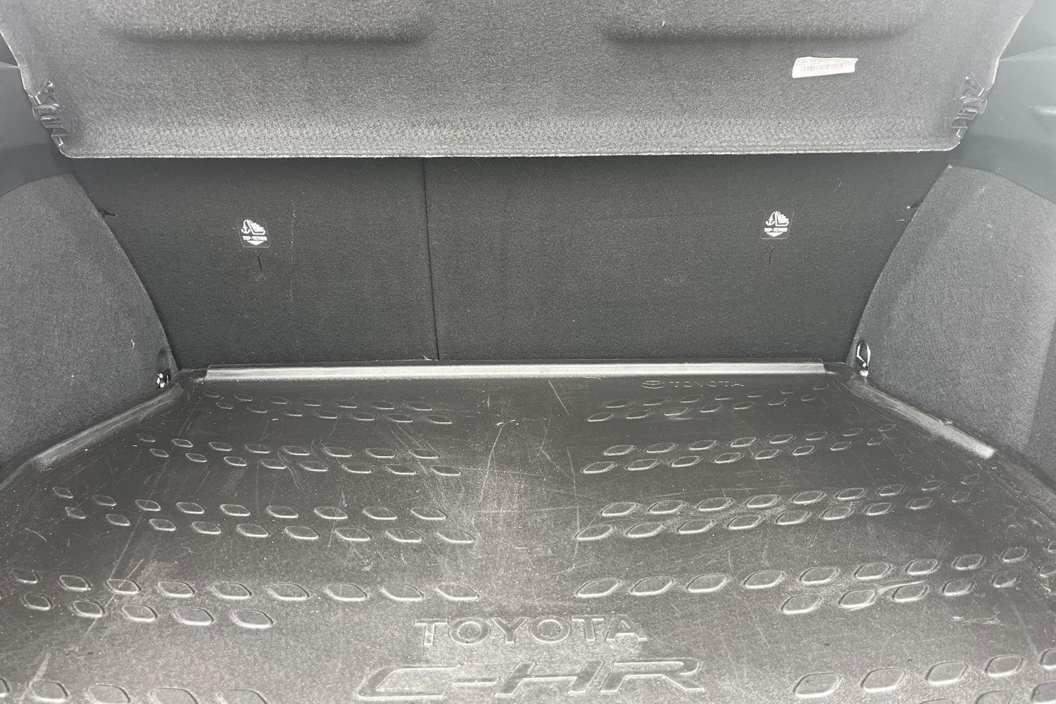Toyota C-HR Photo 20