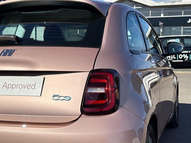 FIAT 500e Photo 18