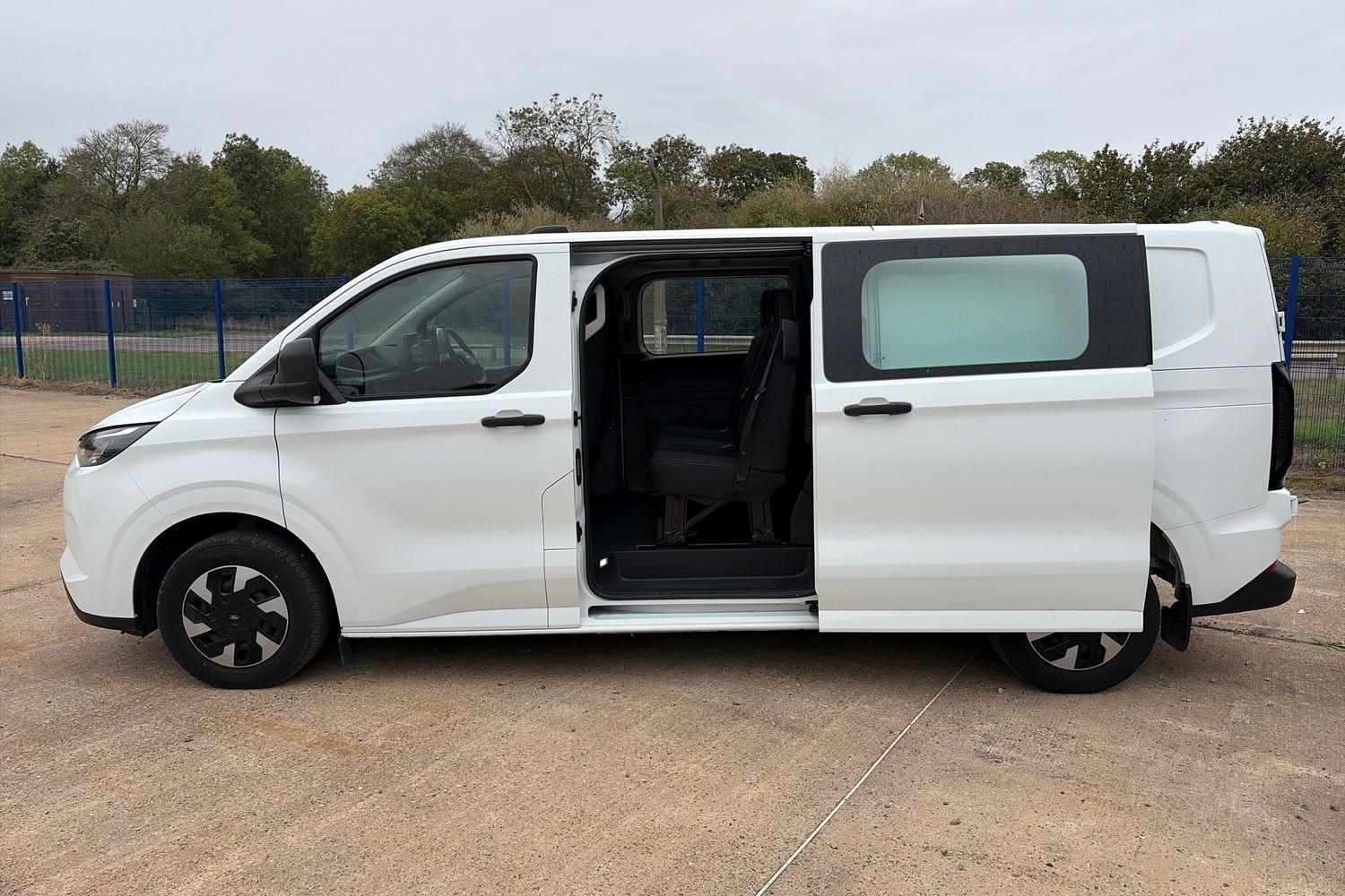 Ford TRANSIT CUSTOM Photo 4