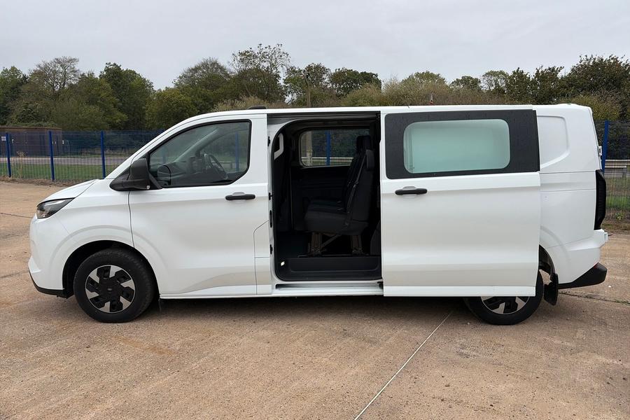 Ford TRANSIT CUSTOM Photo autoimg-d53d9203ce29c9616435ad42fe312301bd643f46.jpg