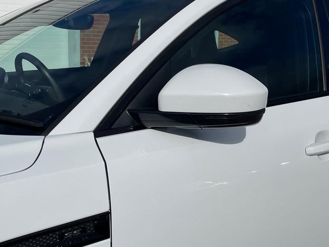 JAGUAR E-PACE Photo 20