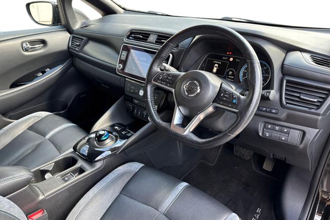 NISSAN Leaf Photo 6