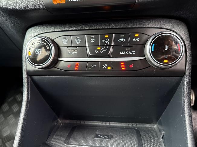 FORD Fiesta Photo 35