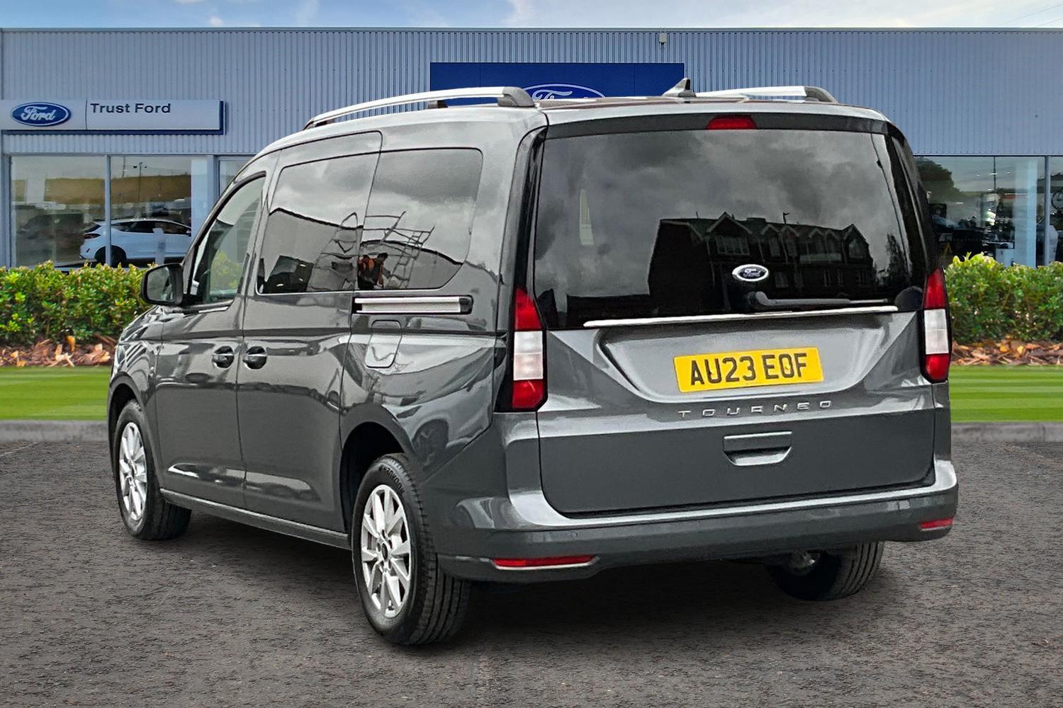 Ford TOURNEO CONNECT Photo 1