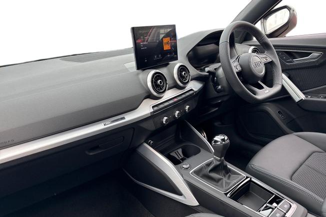 AUDI Q2 Photo 2