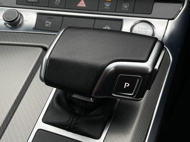 AUDI A6 Saloon Photo 44