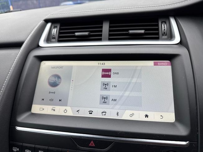 JAGUAR E-Pace Photo 35