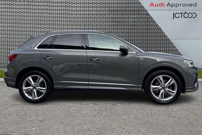 AUDI Q3 Photo 4