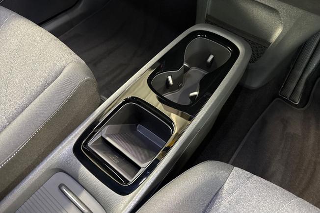 VOLKSWAGEN ID.3 Photo 15