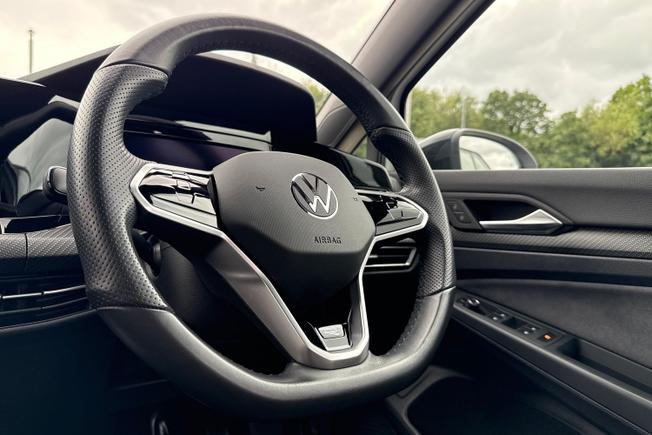 VOLKSWAGEN Golf Photo 26