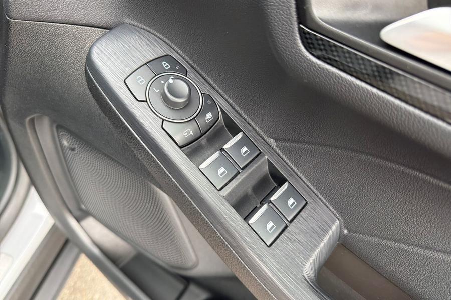 Ford KUGA Photo autoimg-d55f1c326361d843cc67fafe06678e4569767e58.jpg