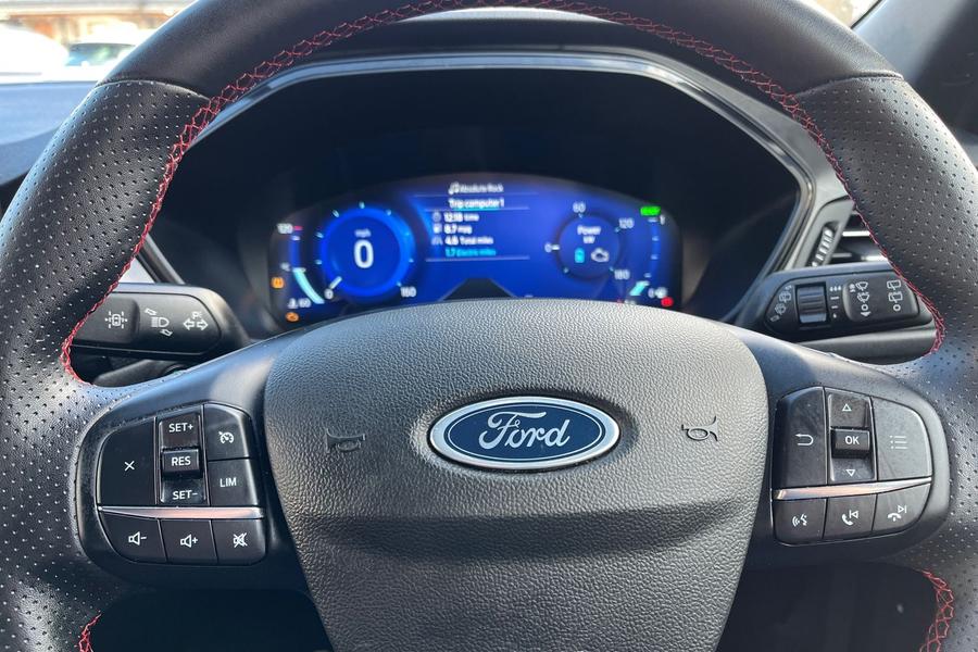 Ford KUGA Photo autoimg-d56102ead12cd00c22d2005ce1a7679adc50fd76.jpg