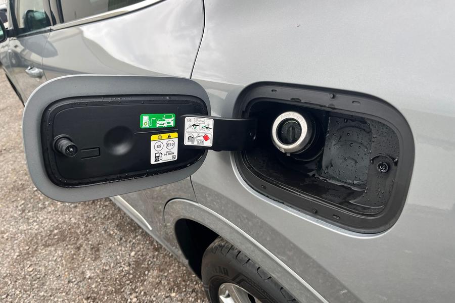 Ford KUGA Photo autoimg-d568230bfb0a2d6b5712d407188891dc81f5a933.jpg
