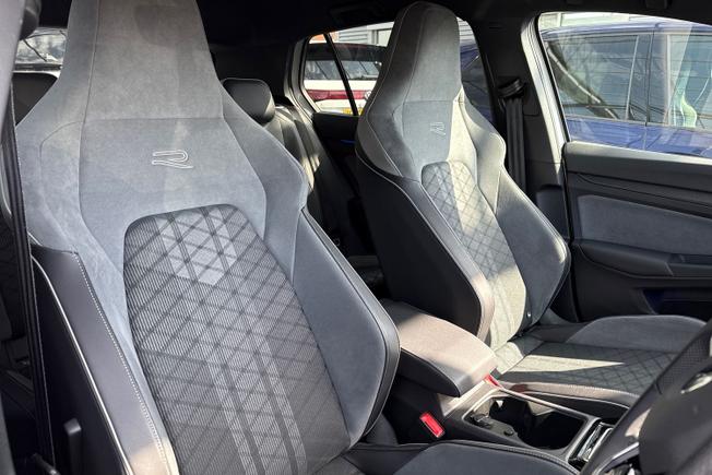 VOLKSWAGEN Golf Photo 46