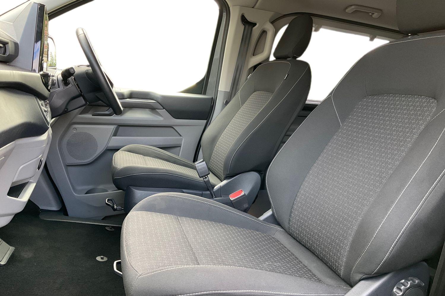 Ford TOURNEO CUSTOM Photo 9