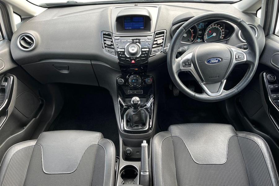 Ford FIESTA Photo autoimg-d5762b6371e03cc161a30eb28830c55cbafbfc5b.jpg