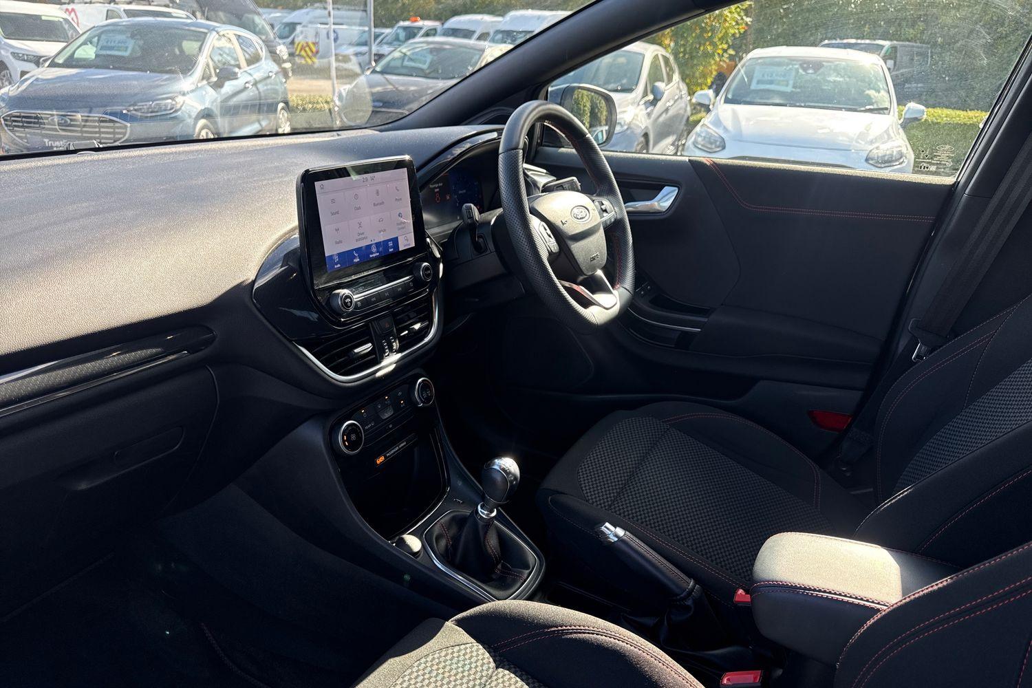 Ford PUMA Photo 17