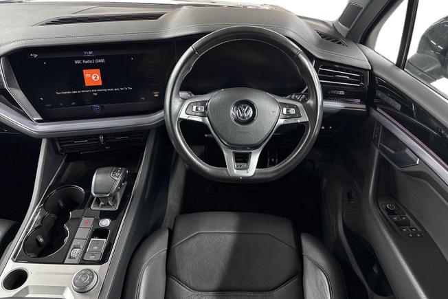VOLKSWAGEN Touareg Photo 11