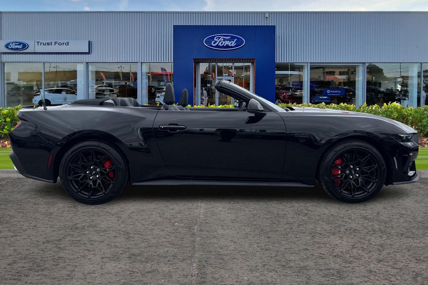 Ford MUSTANG Photo 2
