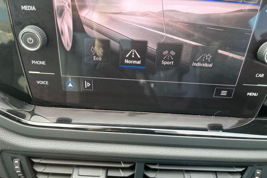 Volkswagen TAIGO Photo autoimg-d589bbe918eae854eb84ea1f1946252b15902f33.jpg