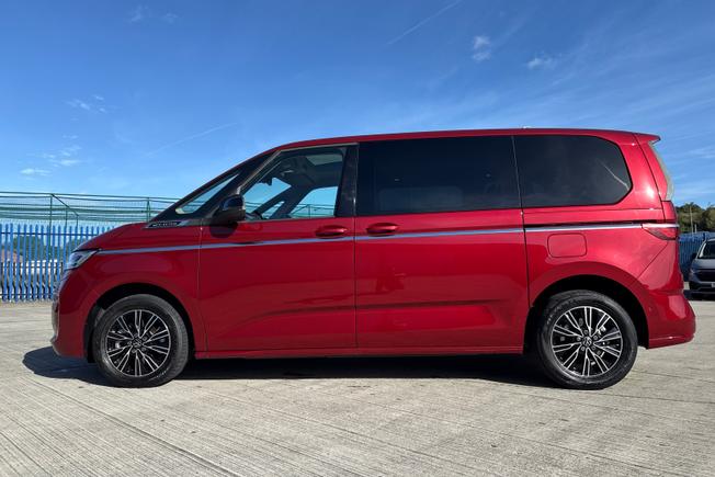 VOLKSWAGEN Multivan Photo 24