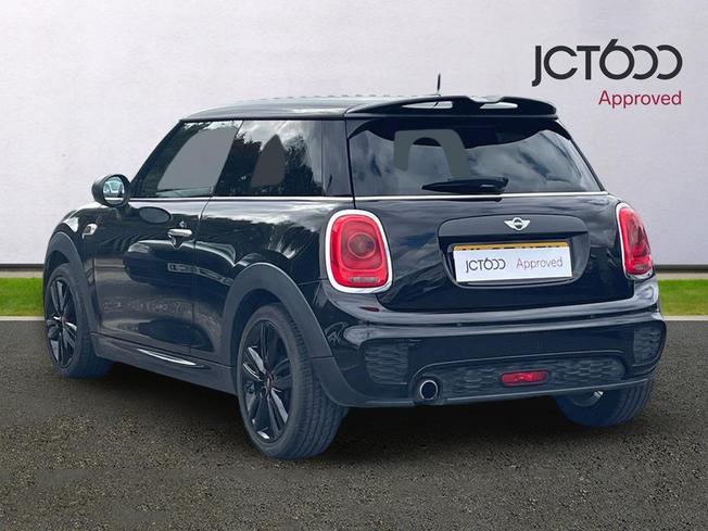 MINI Hatchback Photo 3